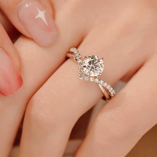 Crowning Love Couple Rings: New Four-Prong Simulated Moissanite Diamond Ring for Men and Women - Image 3